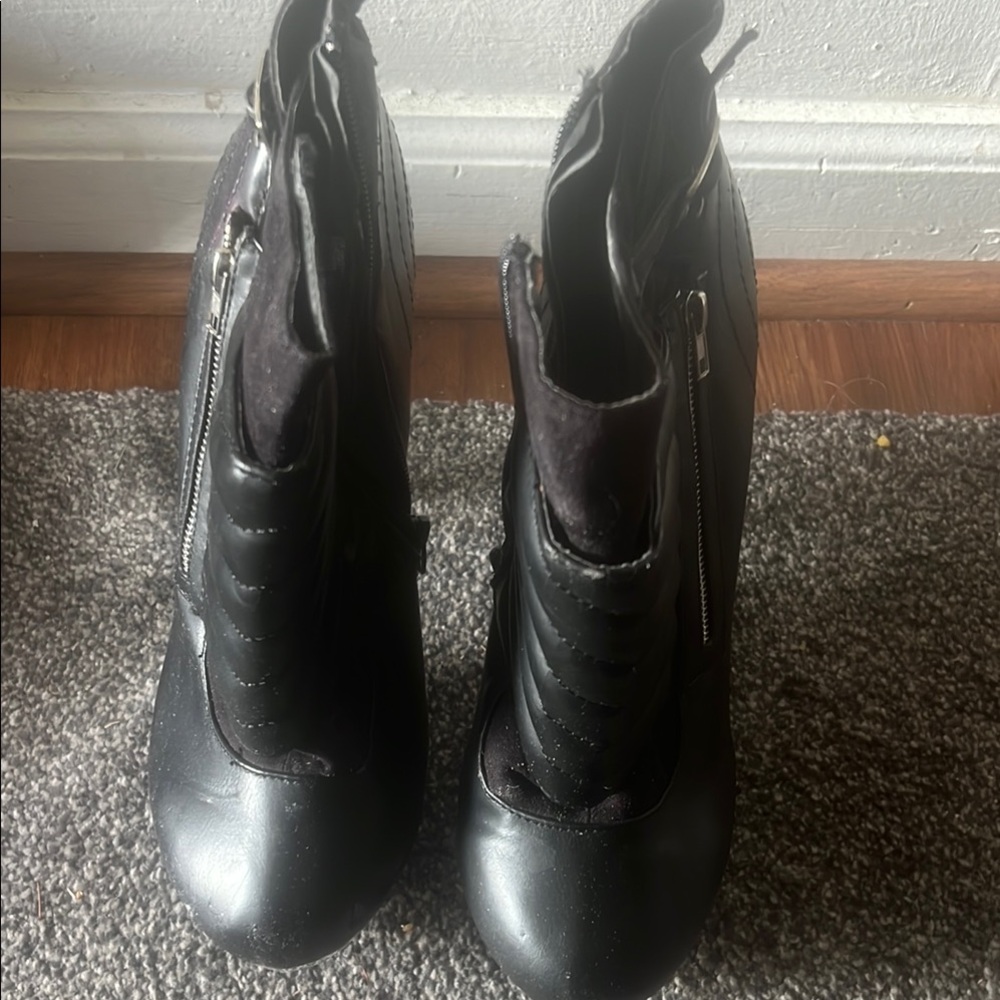Black High Heeled Ankle Boots with Zipper Closure